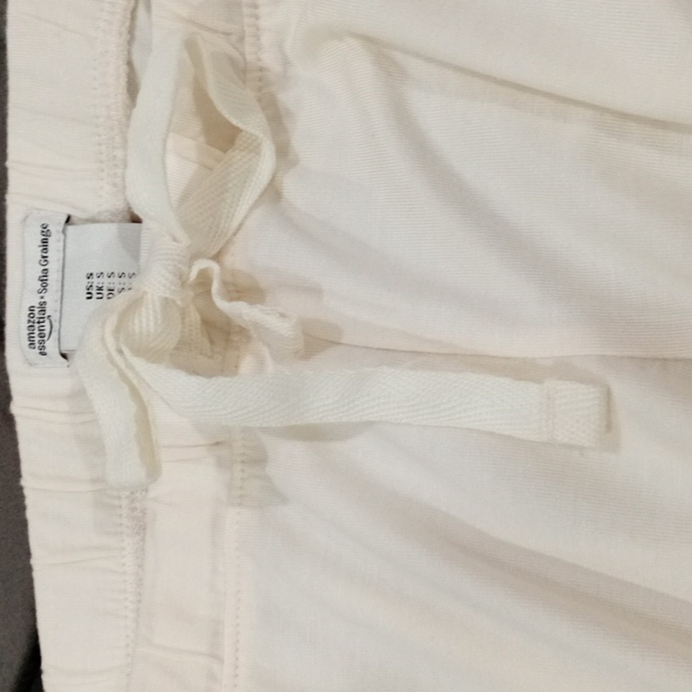 Amazon Essentials Women's Cream Pajama Set - Picture 7 of 10